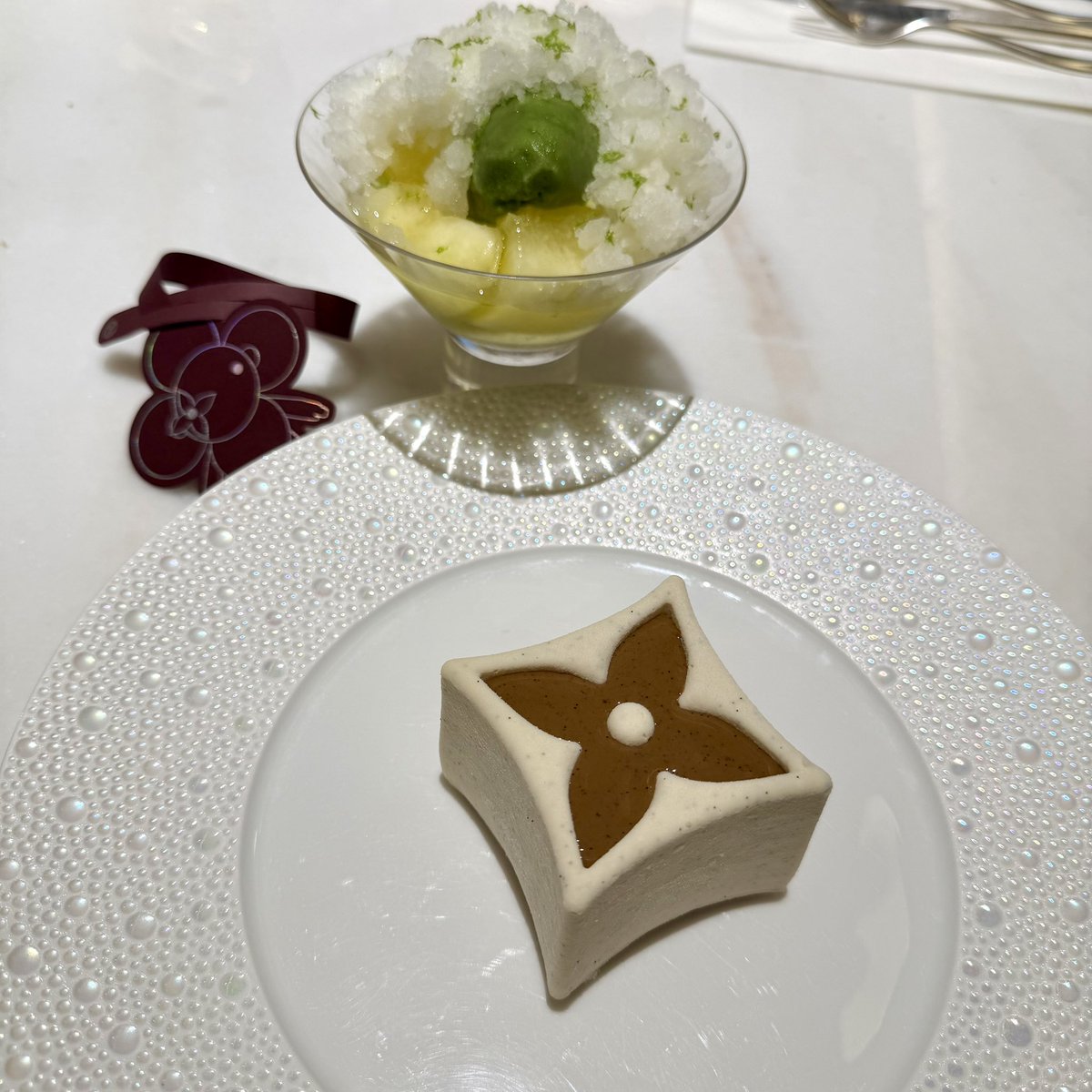 Yuririririnnnn's tweet photo. 夏メニューがそろそろ終わるとの事で、V cafeへ😊お友達が遊びに来てくれた♥️♥️気付いたら3hrsくらい喋ってたー🤣♥️あー楽しかった♥️紫耀くん繋がり、良い事しかないな🤭💖ありがとうーっ❣️
#平野紫耀 #ShoHirano #LouisVuitton #LeCafeV https://t.co/69SqLtZ2Xn