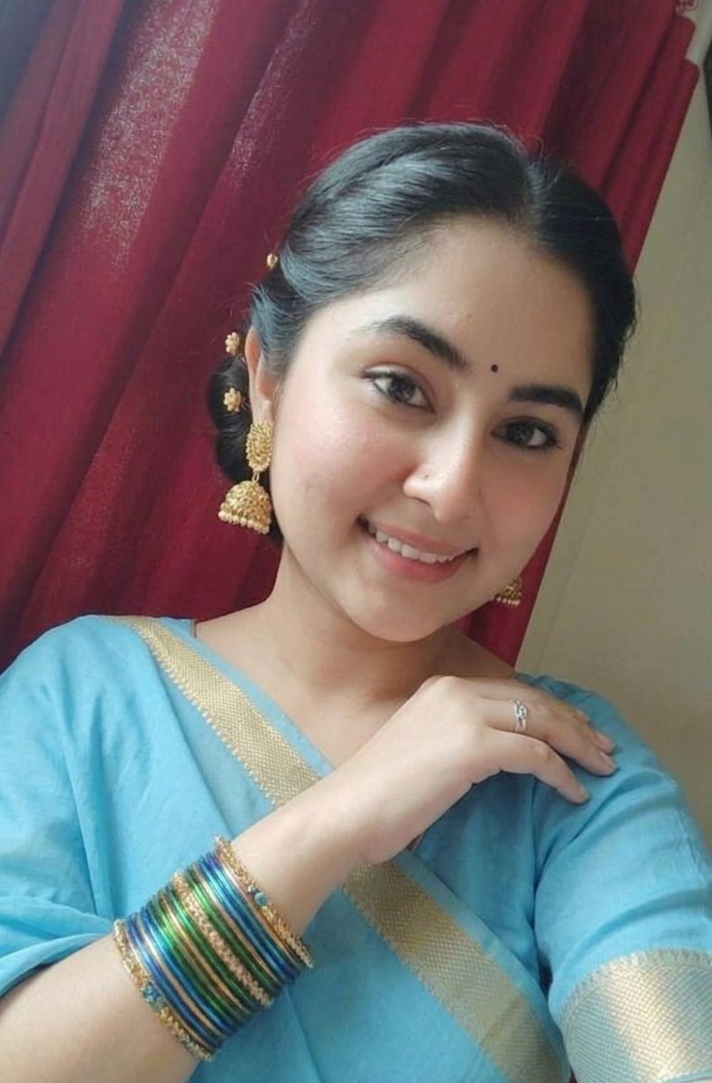 oarpaa's tweet photo. পৃথিবীর পথে হাঁটতে হাঁটতে বুঝেছি, সবাই সঙ্গী নয়, কেউ কেউ শুধু পথের গল্প!❤️‍🩹 https://t.co/oTTY2SNnBu