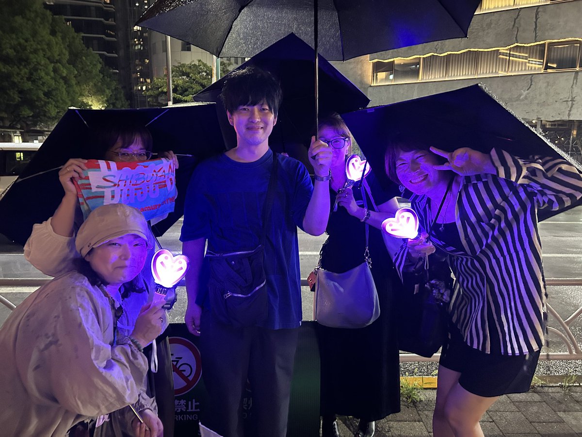 tohyamagrunge's tweet photo. Base Ball Bear
「SHIBUYA NONFICTION Ⅲ」 
LINECUBE SHIBUYA

とてもとても素晴らしかった！
終盤こいちゃんが笑顔で演奏してる姿見て胸いっぱい！ゲストの皆さんも相まって幸せな過ぎた2時間！

会場出て岡村ちゃんベイベの皆さんと感想20分程話してしまう、それ程楽しかった！

#baseballbear https://t.co/u3x8DY8tGu