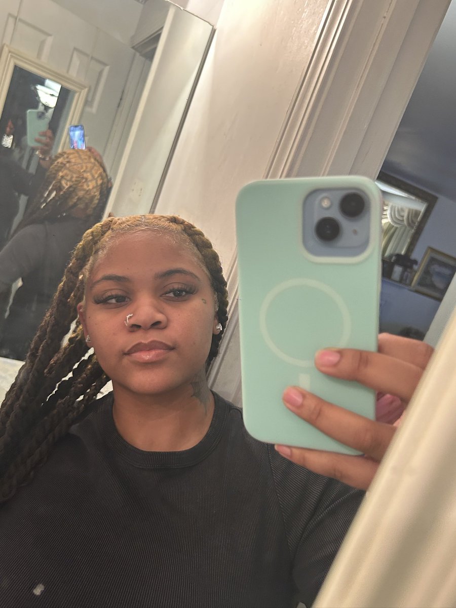 AWEOKAYCOO's tweet photo. blonde. https://t.co/WReU4NYmtG