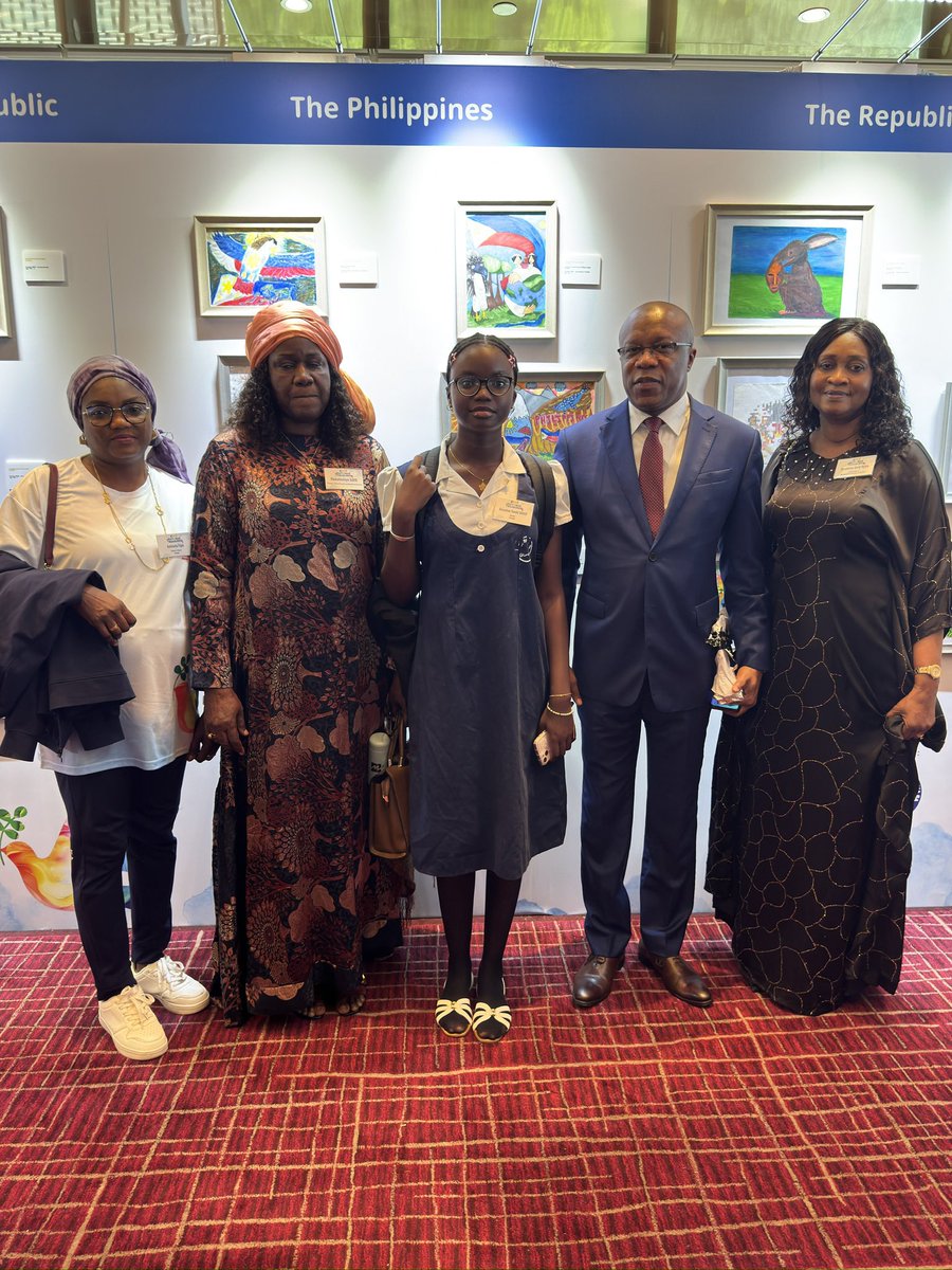 SyllaSori's tweet photo. L’école d’excellence Mariama Ba de Goree distinguée à Hong Kong par la fondation Shine Tak qui œuvre dans la promotion du dialogue des cultures et civilisations. Félicitations à la direction de l’école pour la qualité de la formation des jeunes filles. https://t.co/osLr5i6eho