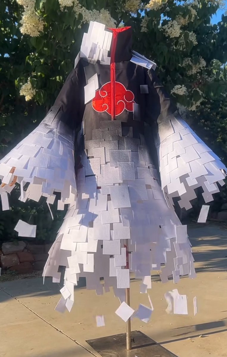 NarutoDaily_'s tweet photo. Konan’s Akatsuki outfit in real life https://t.co/dllcZ1D8Hp