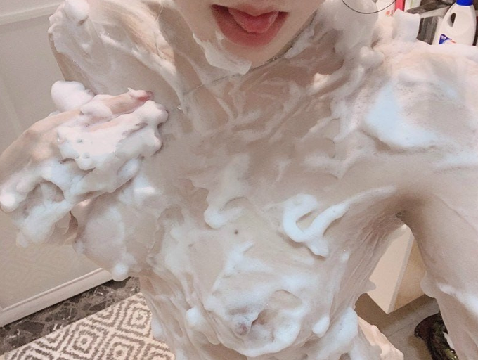 regaali_04's tweet photo. 今天继续发福，文明观穴观奶，点赞扣1 观穴   扣2 观奶  不需要任何费用 私发 秒发哦 https://t.co/cZLW5Bv77d