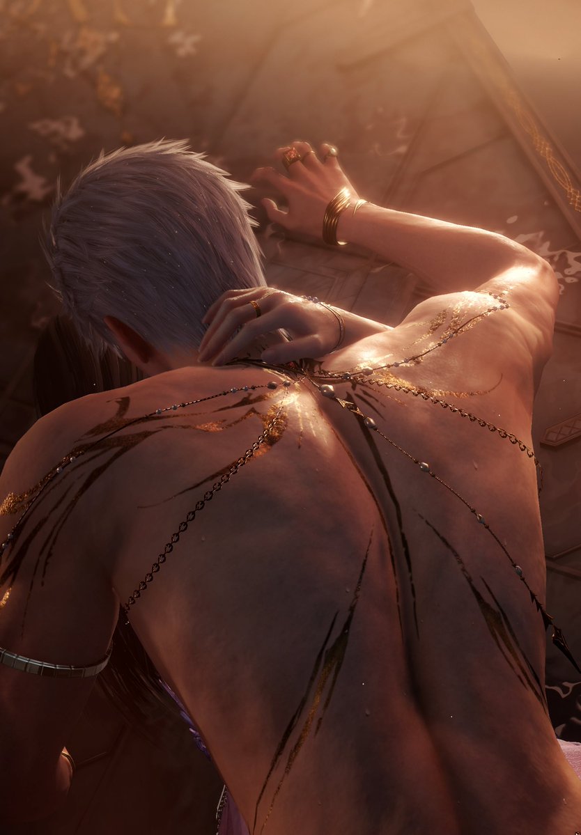 Sylucyyy's tweet photo. I like how his back is so massive that it completely hides MC underneath it 😭💗 https://t.co/AzgbyTDTwx