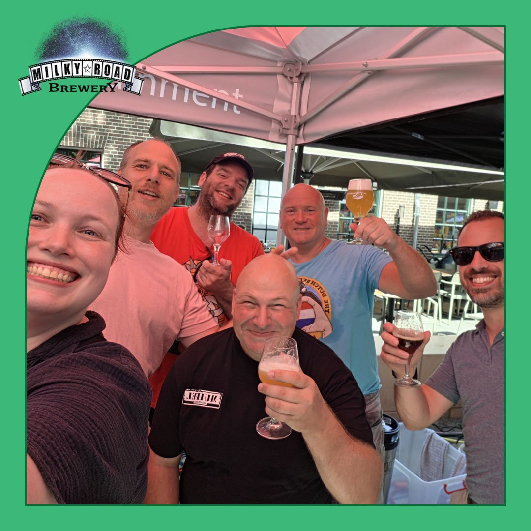 MilkyRoadBeer's tweet photo. Twee maanden geleden waren we niet aanwezig als brouwers, maar gewoon als bezoekers op het @speciaalbierfestival_oss. En wat was dat een gezellige middag! 🍺 We kwamen ontzettend veel bekenden tegen, proefden natuurlijk de nodige mooie bieren en genoten van de ontspannen sfeer. https://t.co/52bWvuanhH