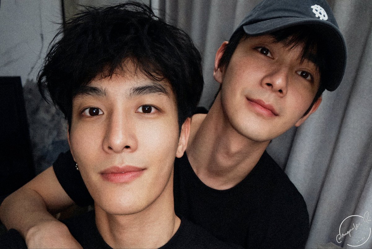 Benjamad15's tweet photo. บ๊อกแบ๊กกับพี่ซี จะออกสื่อได้ยัง แม่ๆคิดถึง #Heyanzhao #Hechangxi #Xizhao https://t.co/47SaWzcUUh