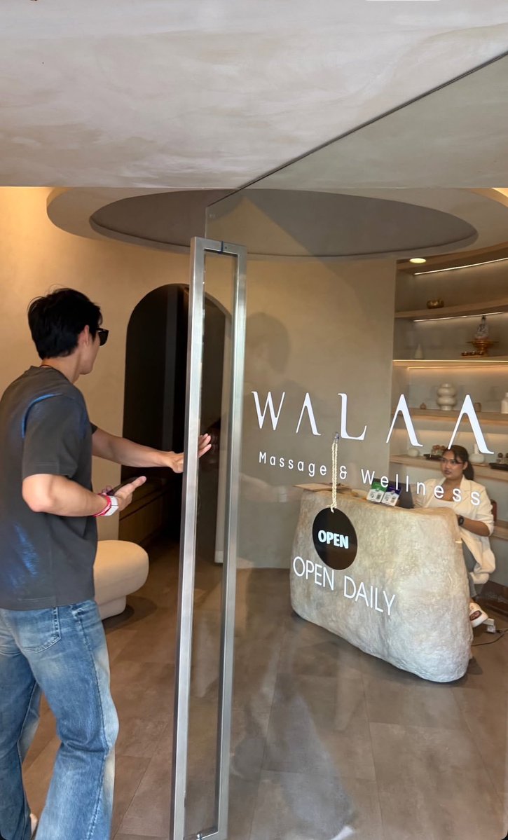 ichibaii_'s tweet photo. Dikenalinlah ke tempat spa punya PACARNYA ALIAS BONNIE HAHAHAHAH🤪
Udah seterang terangan ini lohhh😍🫰🤪
Si joss pasti request mau spa therapist nya si Bonnie itu🥲🤮
#jossbonnie https://t.co/esNFzr801w