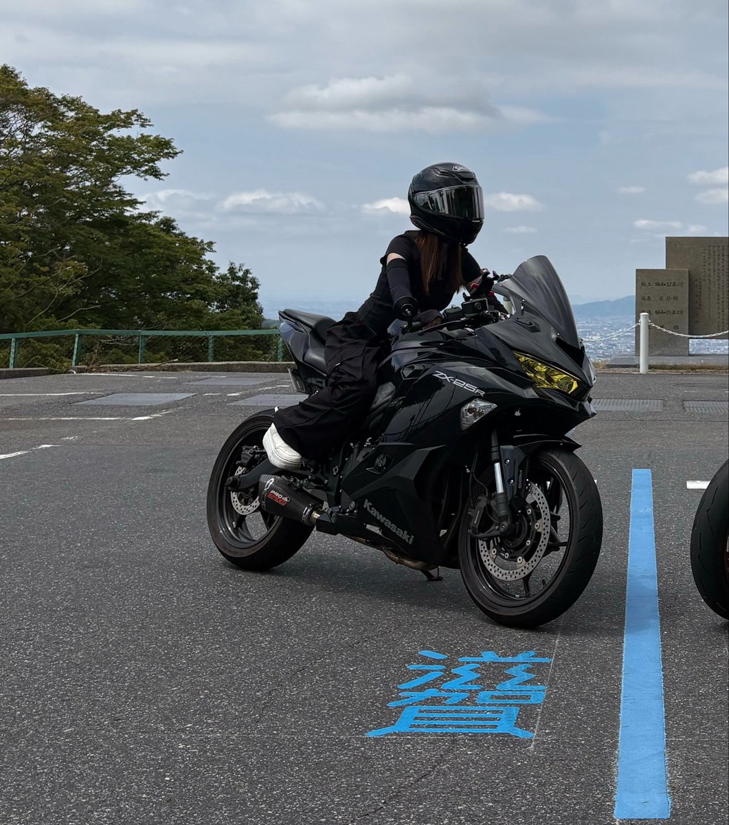 pxn4ez's tweet photo. 名前 : さく
性別：🚺
身長：146㌢
車種：r1000r &amp; zx25r
住み : 大阪

ツーリングしてくれる友達ください👉🏻👈🏻💧

#バイク乗りとして自己紹介
#バイク乗りとして軽く自己紹介
#バイク好きと繋がりたい 
#バイク乗りと繋がりたい https://t.co/8YS6GrQtjV