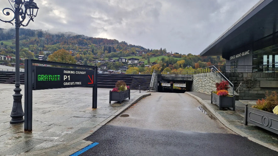 Saint_Gervais's tweet photo. [PARKING SOUTERRAIN 2KM3 🔧]
Pour cause de maintenance, certains niveaux du parking souterrain situé 152 avenue du Mont Paccard à Saint-Gervais sont prévues :
➡️ lundi 14 et mardi 15 septembre ;
➡️ lundi 21 et mardi 22 septembre.

Plus d'informations : 👉https://t.co/Z2r5qut0ZM https://t.co/AC1TiNF5M2