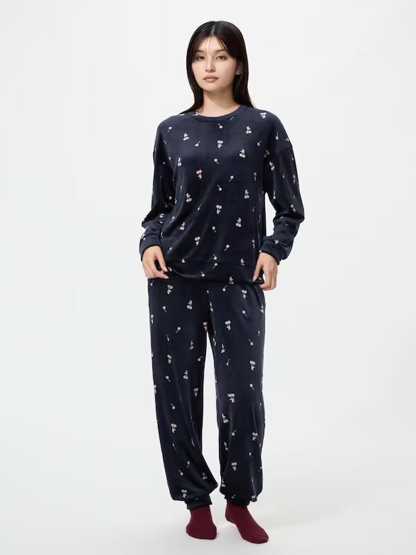 _6u6mn's tweet photo. 毎年バズってるUNIQLOのこれ、今年はチェリー柄が発売されててアツい🍒買い足します❗️ https://t.co/vDce1rFQvo