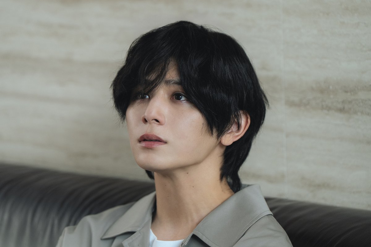 oricon's tweet photo. 📺『一次元の挿し木』今夜最終話
⠀
“想像を絶する”結末に…❗️
悠（山田涼介）は義妹（堀田真由）に会えるのか
⠀
✍️あらすじ
https://t.co/duxn0axida
⠀
山田涼介、白石聖、木戸大聖、土居志央梨
堀田真由 、松下由樹、吉原光夫、正名僕蔵
小手伸也、鈴木保奈美、佐々木蔵之介
⠀
#一次元の挿し木 https://t.co/RP11PYyNp6