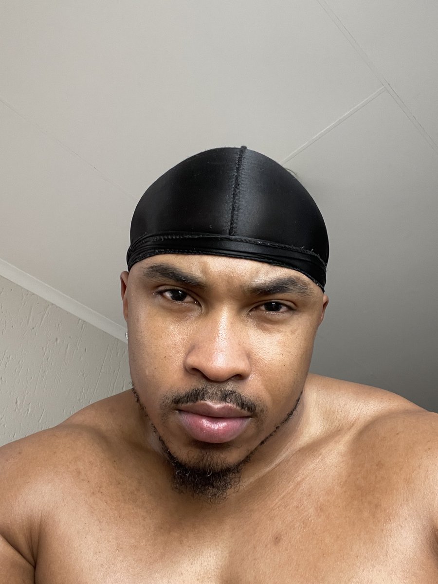Nas_worldwide96's tweet photo. This weather got me feelin sexy😅😝💦 https://t.co/7bSiim0APg