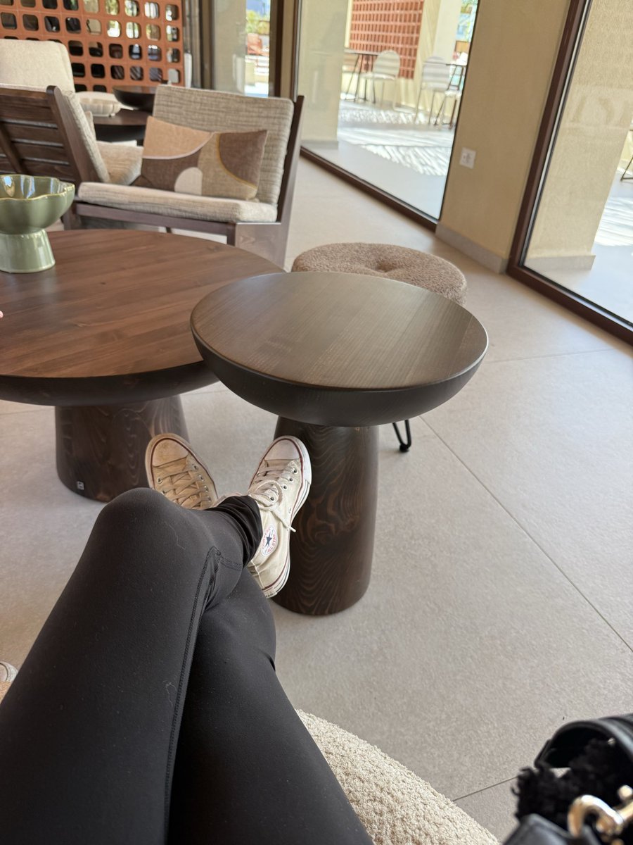 PrincesseOnna's tweet photo. L’odeur fin de journée après ces long trajets d’avion 🙄 https://t.co/7tebNDlals