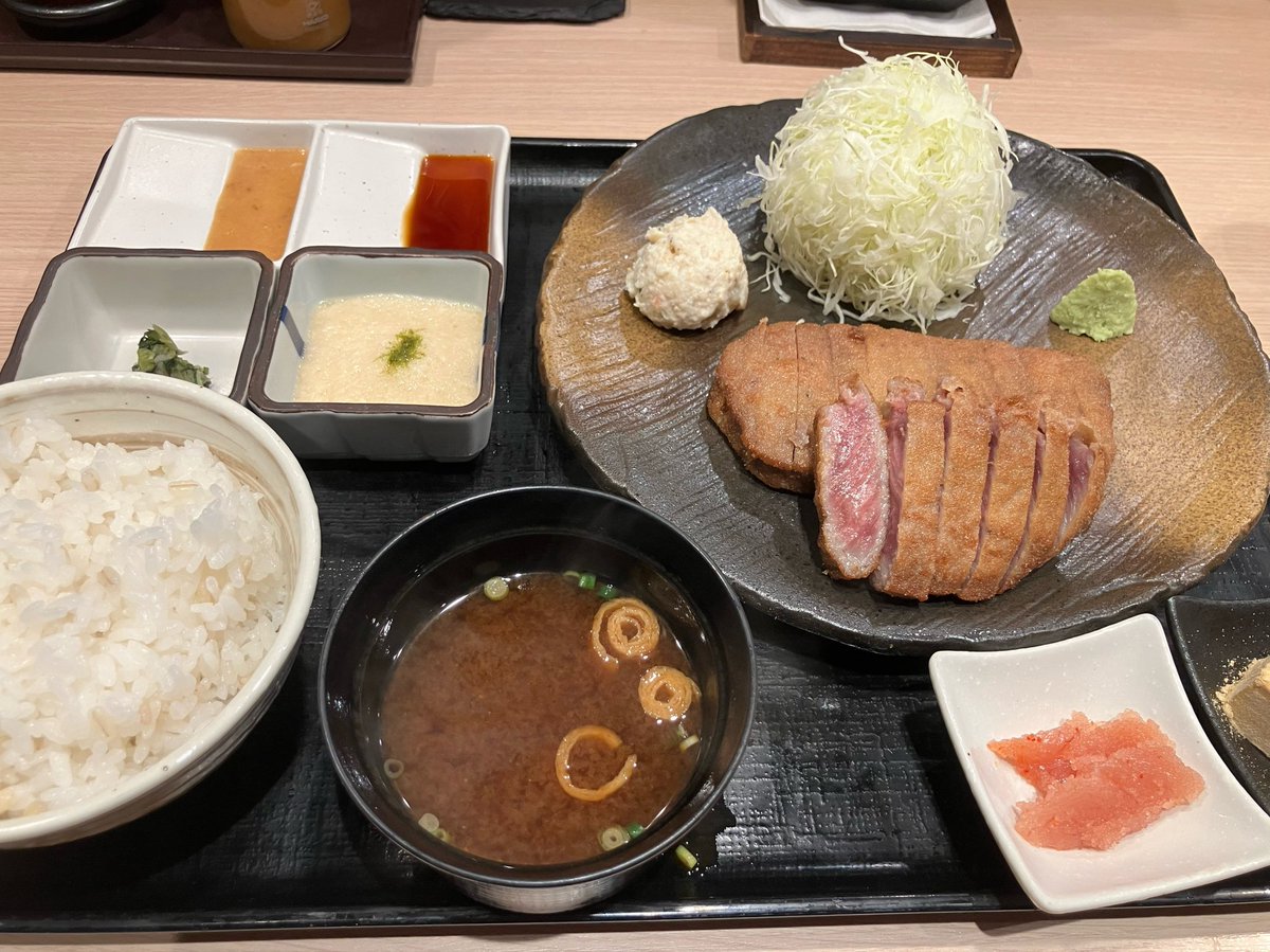 House___Cullen's tweet photo. 🐮ぽんぽこ https://t.co/QSE0mgTQKh
