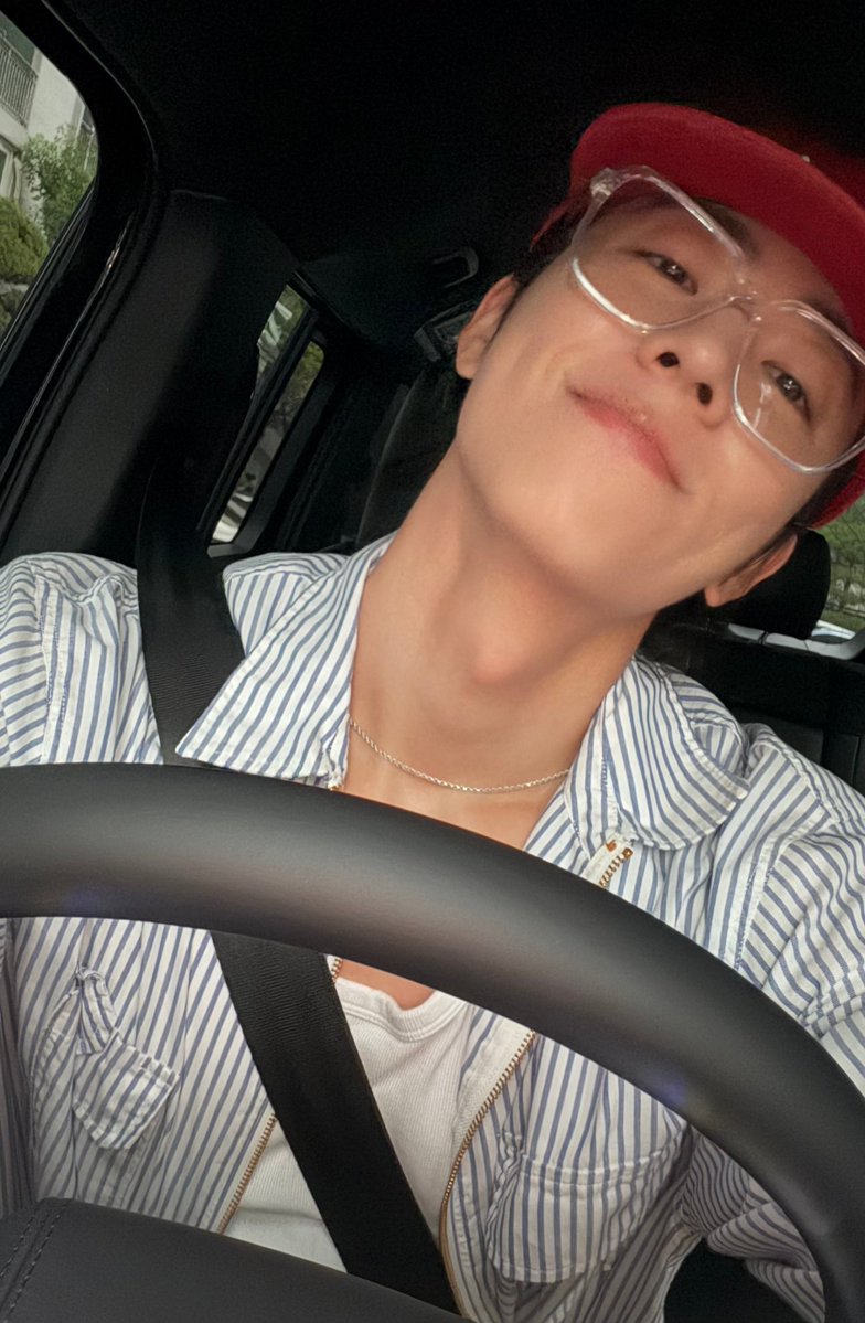 930519_'s tweet photo. 최고의 금요일 https://t.co/f70ZL0sBg7