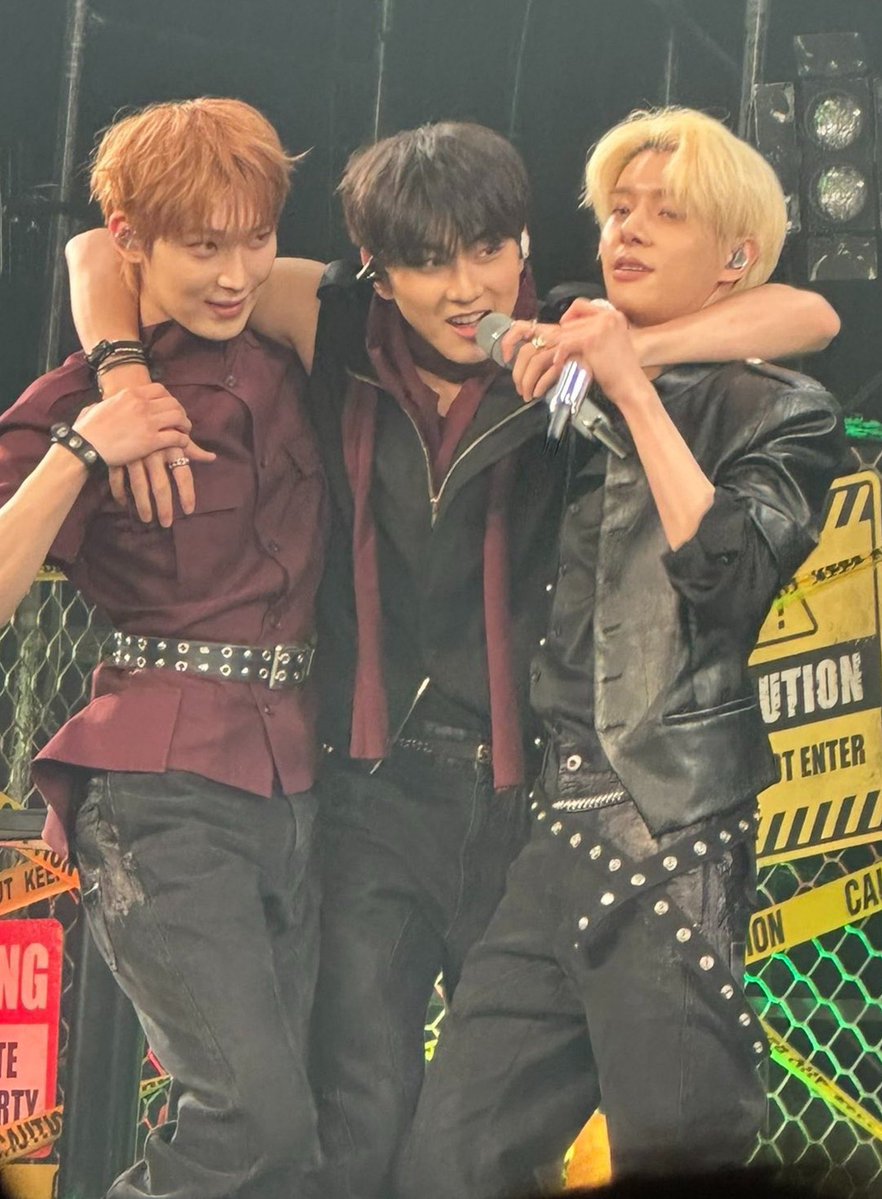 JAYWONGEWE's tweet photo. Penungging                                 Penunggang https://t.co/EuOQGrltbn
