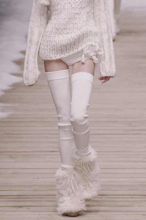 morticianworker's tweet photo. :¨ ·.· ¨:      !   Intro    🧸ꕤ｡˚⋆
     `· . 𐙚 mei  . she/her  
. ꕤ  #edrtwtㅤ (banned previously)𝜗ৎ

𝜗ৎ music addict    history student

🦌 im a little awakward but looking for moots.ᐟ♡

｡˚⋅ꕤ⋅｡˚ https://t.co/WRlxi1uevq