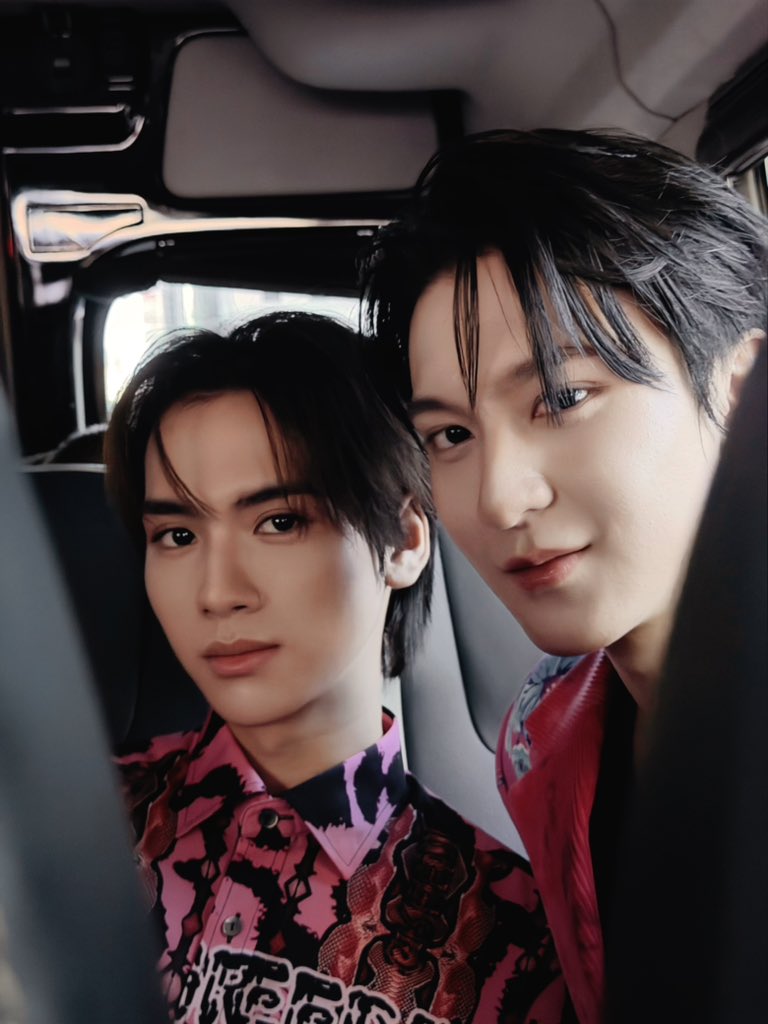 kerdomundi's tweet photo. Escape the ordinary🦩🌸

YOUTH IN FASHION WEEK RYUJINPATJI
#GREEDILOUS27SSxryujinpatji
#GREEDILOUS
#seoulfashionweek2027ss https://t.co/Wbb3qWf6I9