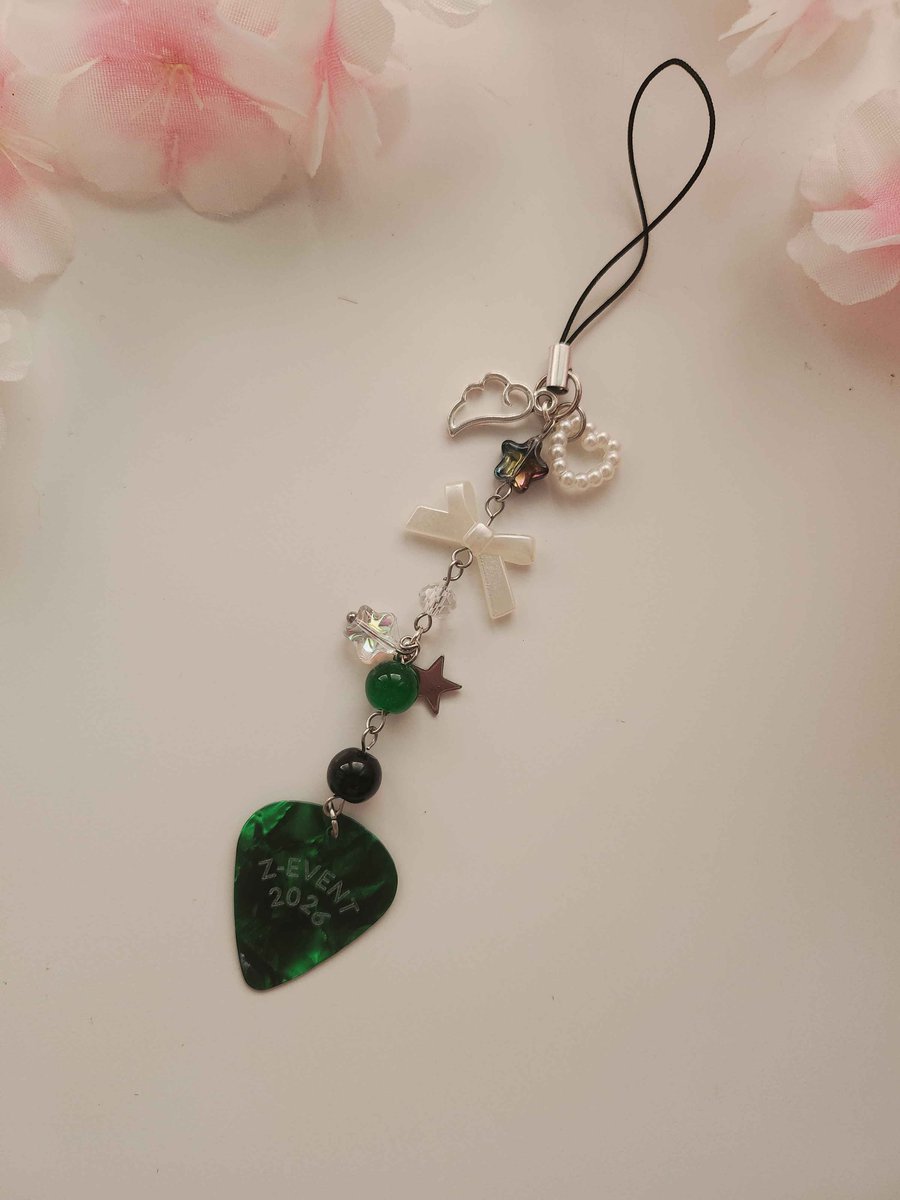 Wicked_Fox_VT's tweet photo. Phone charms réalisé pour @sol_hms ! Elle vous les fera gagner pendant le #zevent !

GO GO GO ZEVENT ! https://t.co/ZgEkLrm1OY