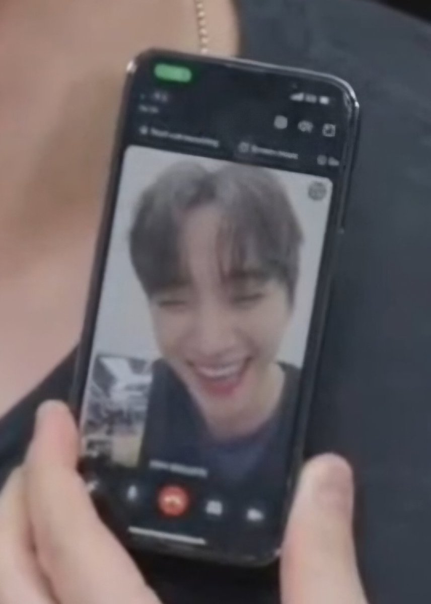 misuniiiiii's tweet photo. 260904 2PM 18th Anniversary YouTube LIVE 중 준호 엉상통화 컷

너무 잊쁘게 웃어...🥹

#이준호 #LEEJUNHO
#2PM​ #HOTTEST​
#투피엠​ #핫티스트​
#2PM_18th_Anniversary https://t.co/fggsJOWal7
