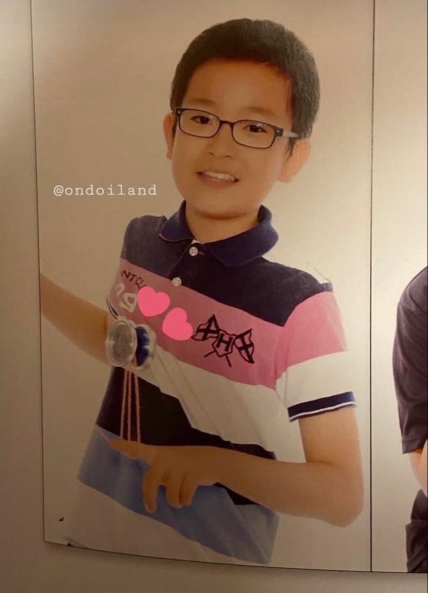 yoo_107's tweet photo. I can’t stop crying. 

How could they make fun of how he looked when he was just a survivor…. https://t.co/cdL5Xj16T5