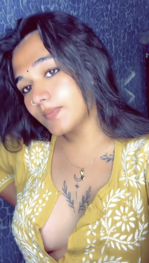 actressDailyUp's tweet photo. divya ஊரு ஒக்கா பிறந்த தேவிடியா https://t.co/qtb1yspTUn