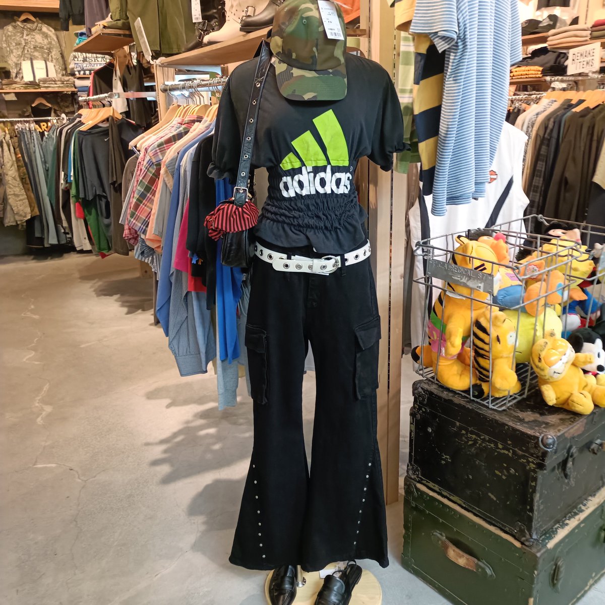 lady7apper's tweet photo. これ好き！全身まるごと買いたいくらい。服、顔タイプより普段の動作と合うかどうかであんたらしい〜と言われたり何だりで似合うものが決まるのかも。盲点だった。 https://t.co/sCcWbFPWiY