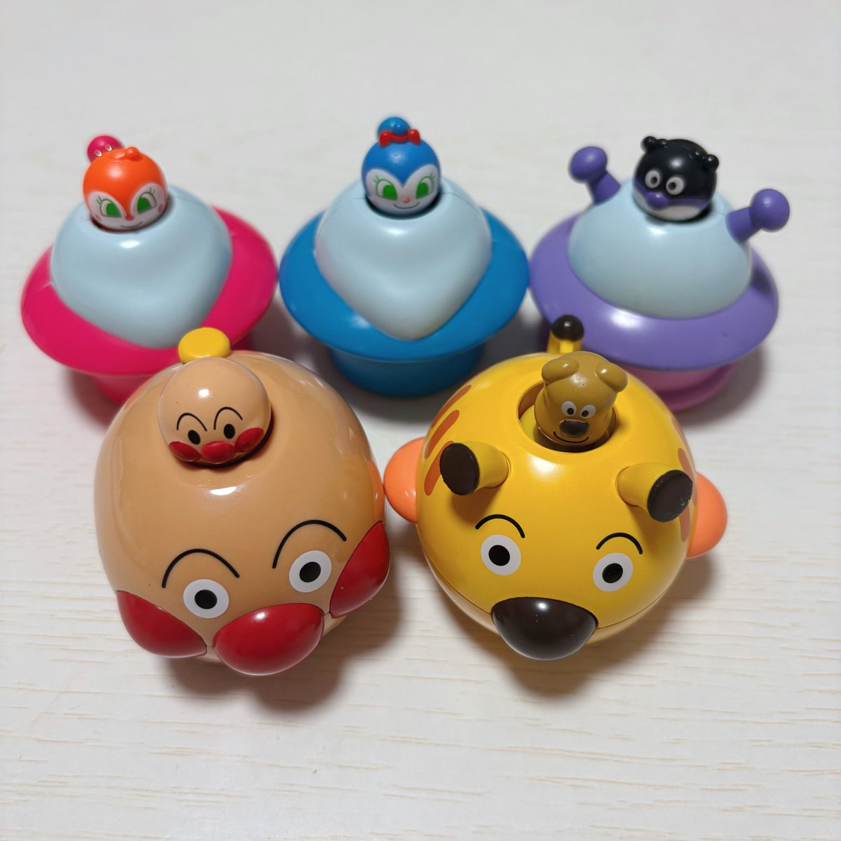 nicomame_'s tweet photo. みんな見てー！！！アンパンマンのプロジェクターガチャ！！！300円なのにこのクオリティ🥹✨寝る前に娘に見せてあげたら喜んでた😸🎶 https://t.co/pln8ctj297