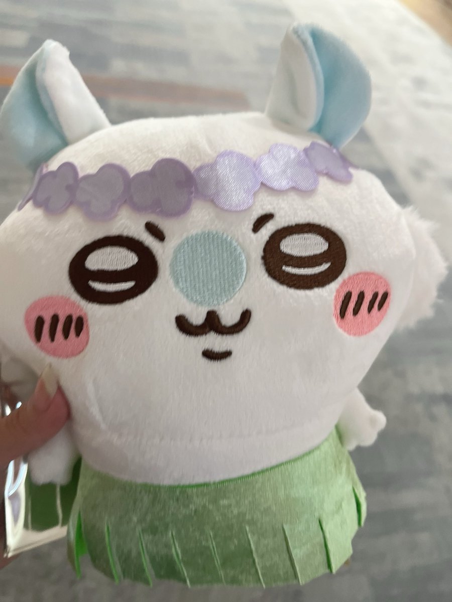 Mishu1216's tweet photo. 割とやってるのに1ミリも上に持ち上がらなくて店員さんに言ったら後ろで見ててアーム壊れているかもしれないですすみません💦ってGETにしてくれた！ちなみに隣の台はめっちゃ持ち上げてた https://t.co/lEzvP7rrAw