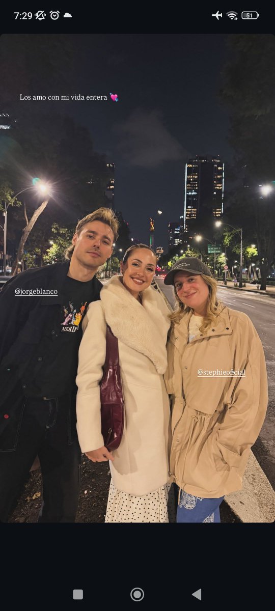 acervojorgebg's tweet photo. Jorge, Mechi e Stephie na Cidade do México   ontem

— via Mechi instagram story https://t.co/yaeR74mR8c