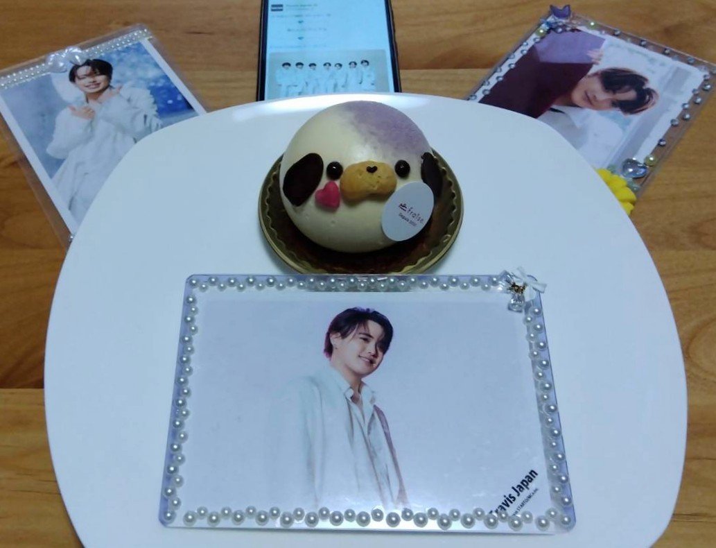 ru06_10ze's tweet photo. 閑也くんPってことが嬉しくてケーキ買ってきた☺️💛
ケーキ食べながらアルバム追加💎♬ https://t.co/ytTa83gX6L