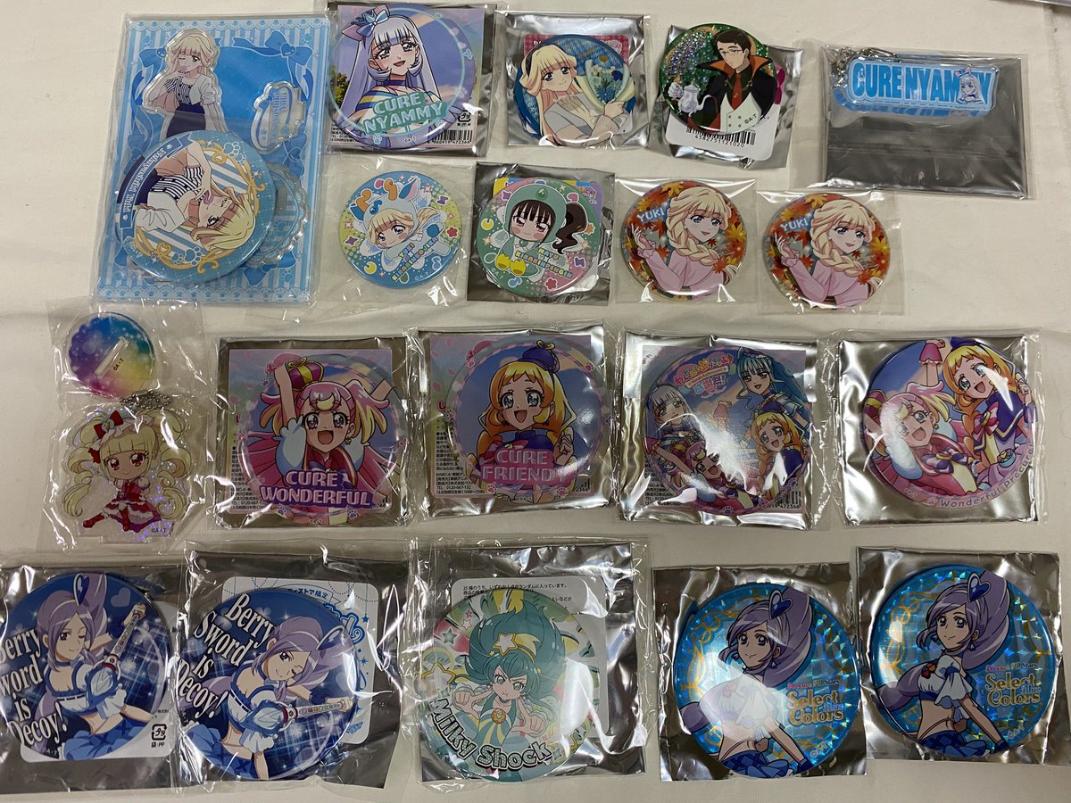 mitarashi_kids's tweet photo. プリキュア　譲渡　買取　ガチャ　アクリルチャーム　アクリルスタンド　缶バッジ　

譲)画像1〜3
求)定価＋送料
◯画像1枚目(特にソラちゃん関連)はお譲り悩んでおりますので2枚目3枚目からもお引き取りお願いします。
◯希望が重なる場合多くお迎えいただける方(特に2.3枚目含む方)を優先します。 https://t.co/4YeV27iccc