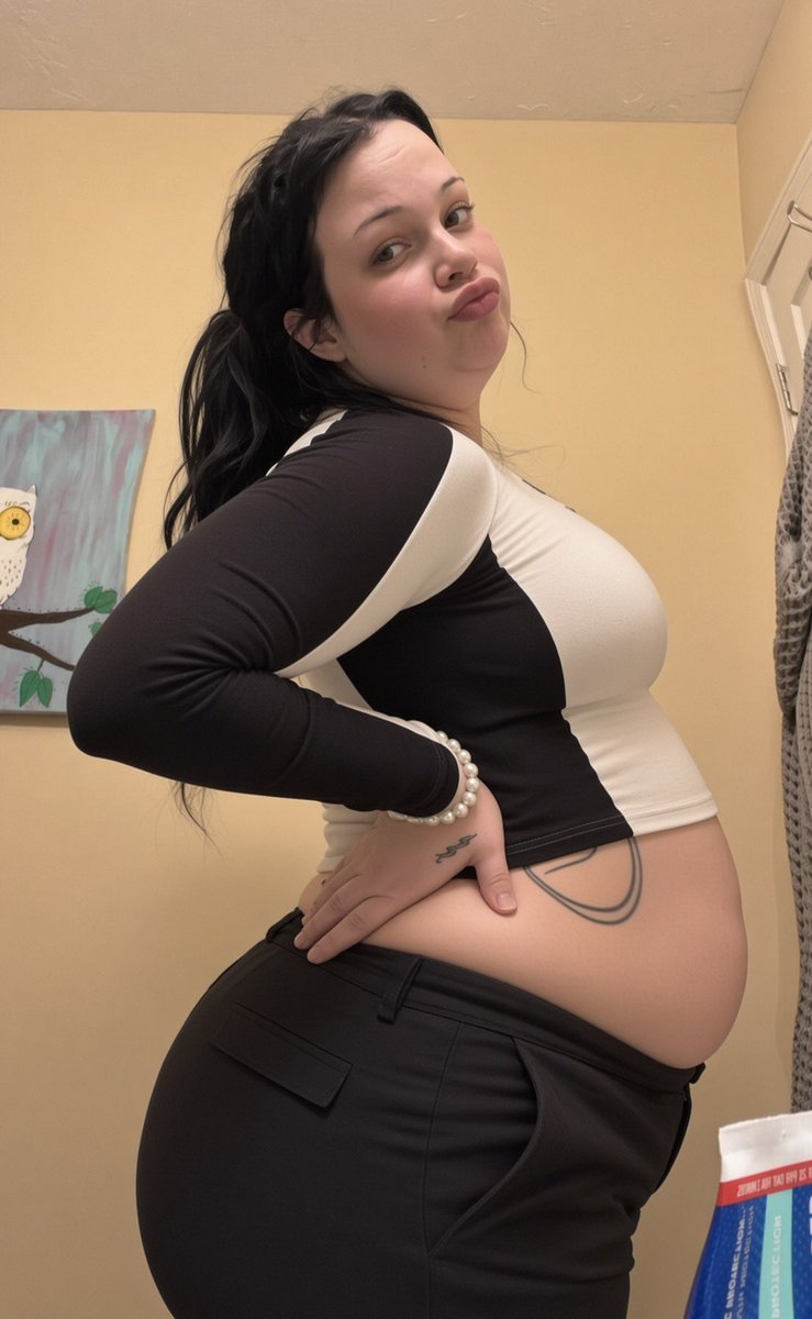 bladeebelly's tweet photo. 100lbs → 180lbs 🐷 just over 2 years.. let me show you what i’ll grow into with a little help 🥹🥵 #feedee #piggy #weightgain #belly #fat #feederism https://t.co/lWs0aoXxdm