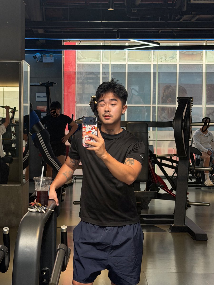 iz3xf's tweet photo. # 工作无所事事

VX:Yi_cheng116688 https://t.co/wcneOCJzt5