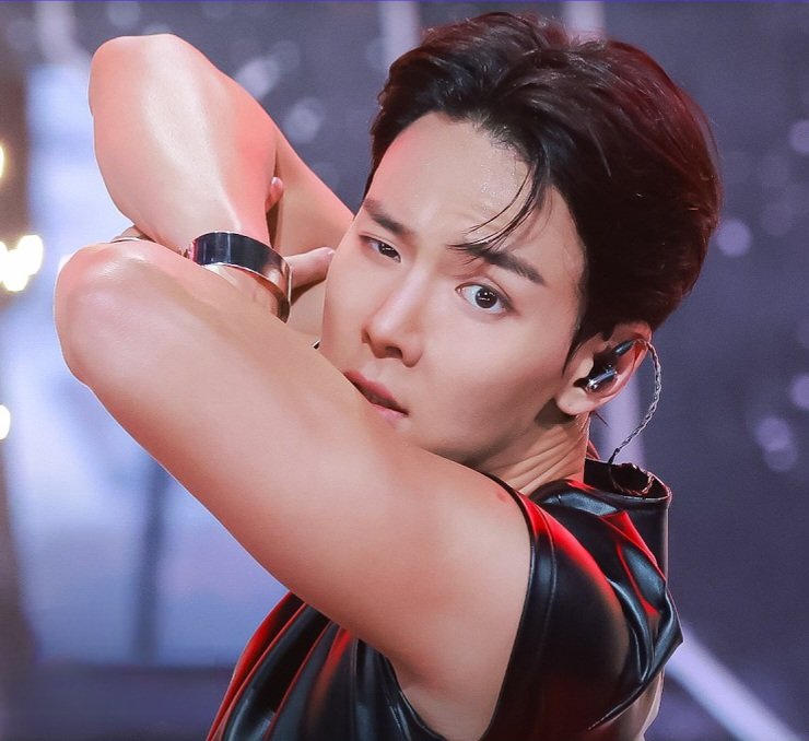 JJungs_gom's tweet photo. 썸네일 짝눈 미치겠다 ㅠ https://t.co/RHromisopP