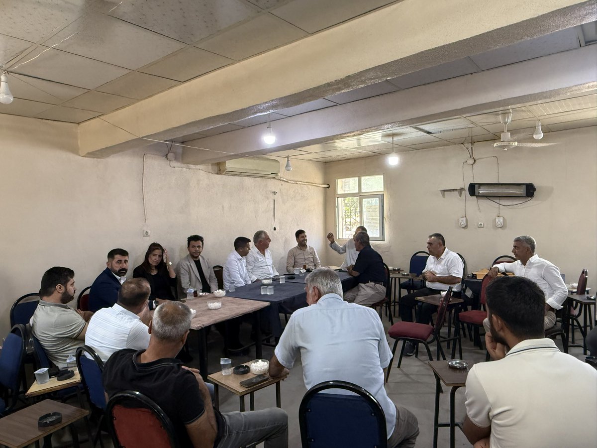 MBeranDilek's tweet photo. 📍 Silvan/ Kutlualan Köyü

Silvan ilçemize bağlı Kutlualan Köyü’nü; İl Yönetim Kurulu Üyelerimiz Maruf Koçağa, Arzu Çetin ve Mehmet Karaaslan, Silvan İlçe Siyasi ve Hukuki İşler Birim Başkanımız Gültekin Behcetoğlu ve İlçe Gençlik Kolları Yönetimimizden Ümit Coşar ile birlikte ziyaret ettik.

🕌 Kutlualan Köyü’nde kıymetli hemşehrilerimizle birlikte Cuma namazımızı eda ettik. Ardından vatandaşlarımızla bir araya gelerek talep, beklenti ve sıkıntılarını dinledik; samimi sohbetlerine ortak olduk.

Köy halkımızın gösterdiği sıcak karşılama ve misafirperverlik için teşekkür ediyor, birlik ve beraberliğimizin daim olmasını diliyoruz.

@Akparti 
@akpartidbakir