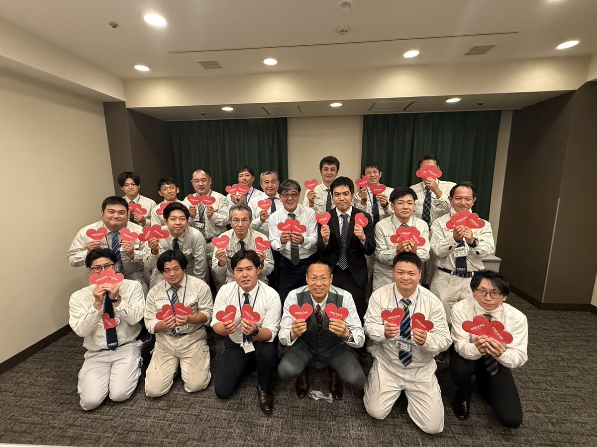 nobuhide0724's tweet photo. 10月4日は里親の日！
「水道職人」は日本全国で里親制度の啓発に取り組んでいます！
昨日は広島のスタッフ達と今日は大阪のスタッフ達と里親についてたくさん話してきました！
10月4日まで1ヶ月間で全国のスタッフ達と会って里親について語り合いたいと思います！ https://t.co/CD1dkEojBE