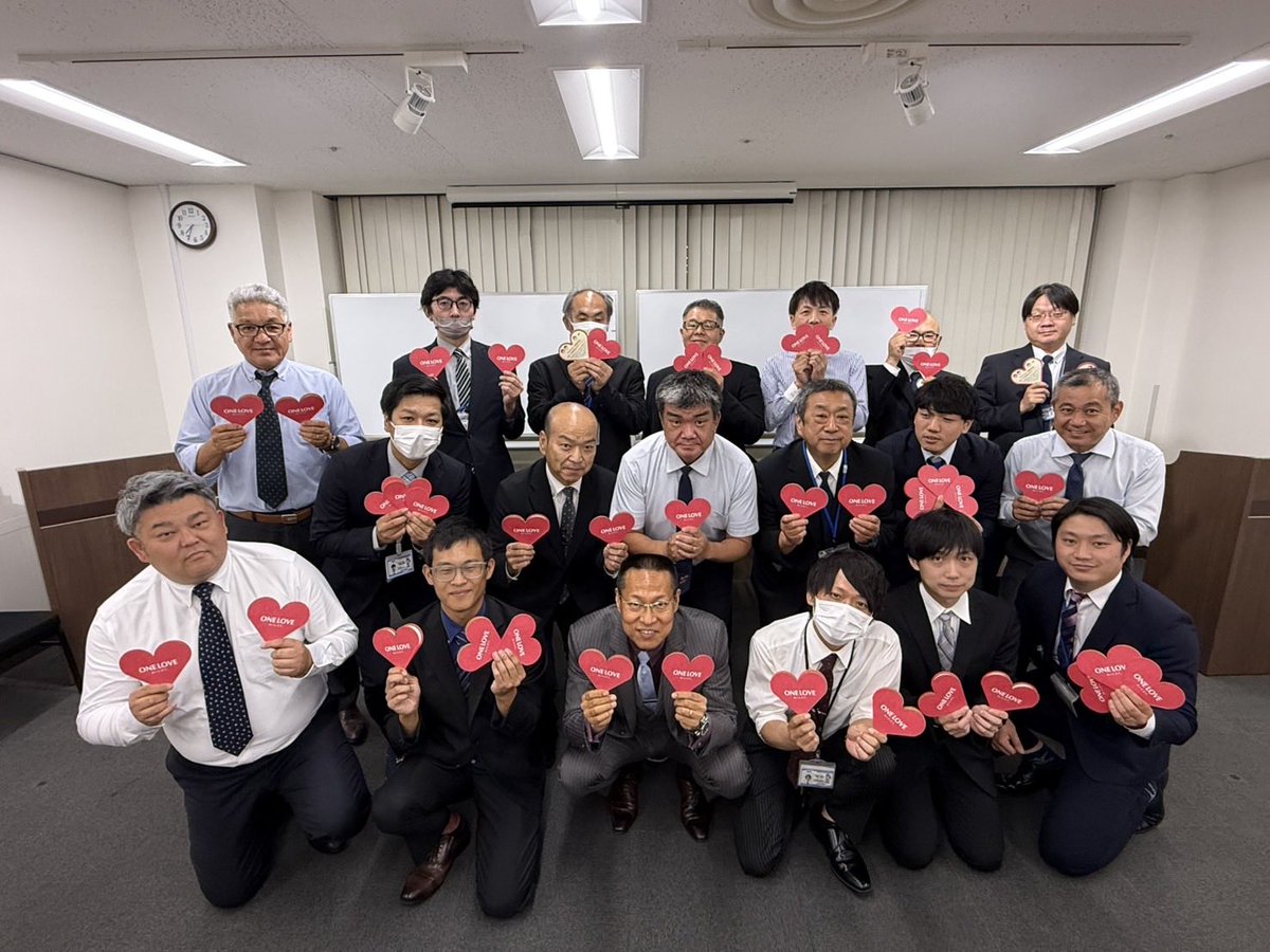 nobuhide0724's tweet photo. 10月4日は里親の日！
「水道職人」は日本全国で里親制度の啓発に取り組んでいます！
昨日は広島のスタッフ達と今日は大阪のスタッフ達と里親についてたくさん話してきました！
10月4日まで1ヶ月間で全国のスタッフ達と会って里親について語り合いたいと思います！ https://t.co/CD1dkEojBE