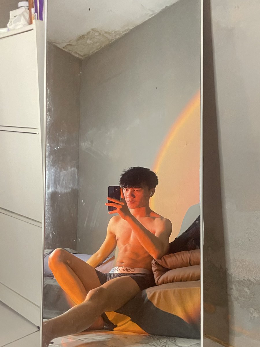 ilybaby06_'s tweet photo. Mau nemenin gak? https://t.co/AgbMRBB37x