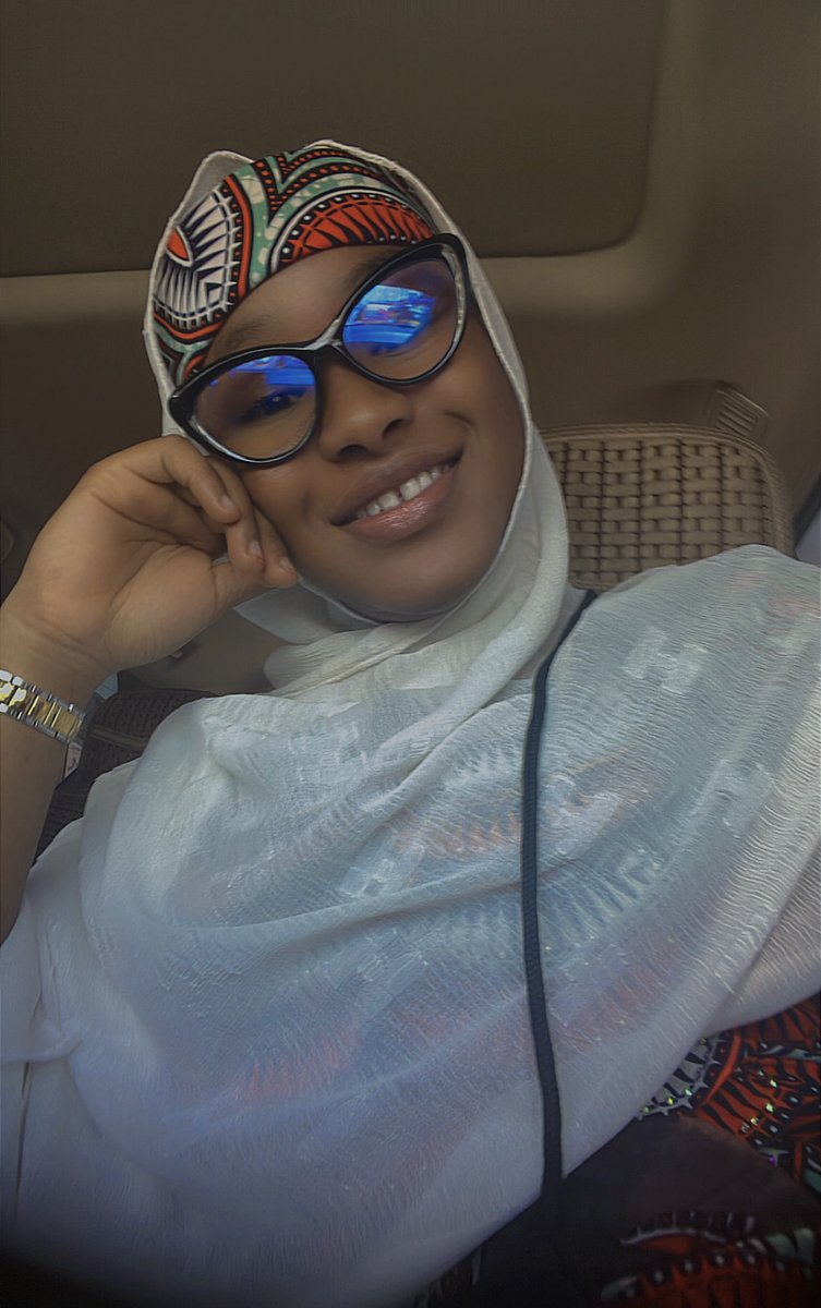 hafsa_babangida's tweet photo. Jumaat Mubarak, folks.✨ https://t.co/IrnqCMkTia