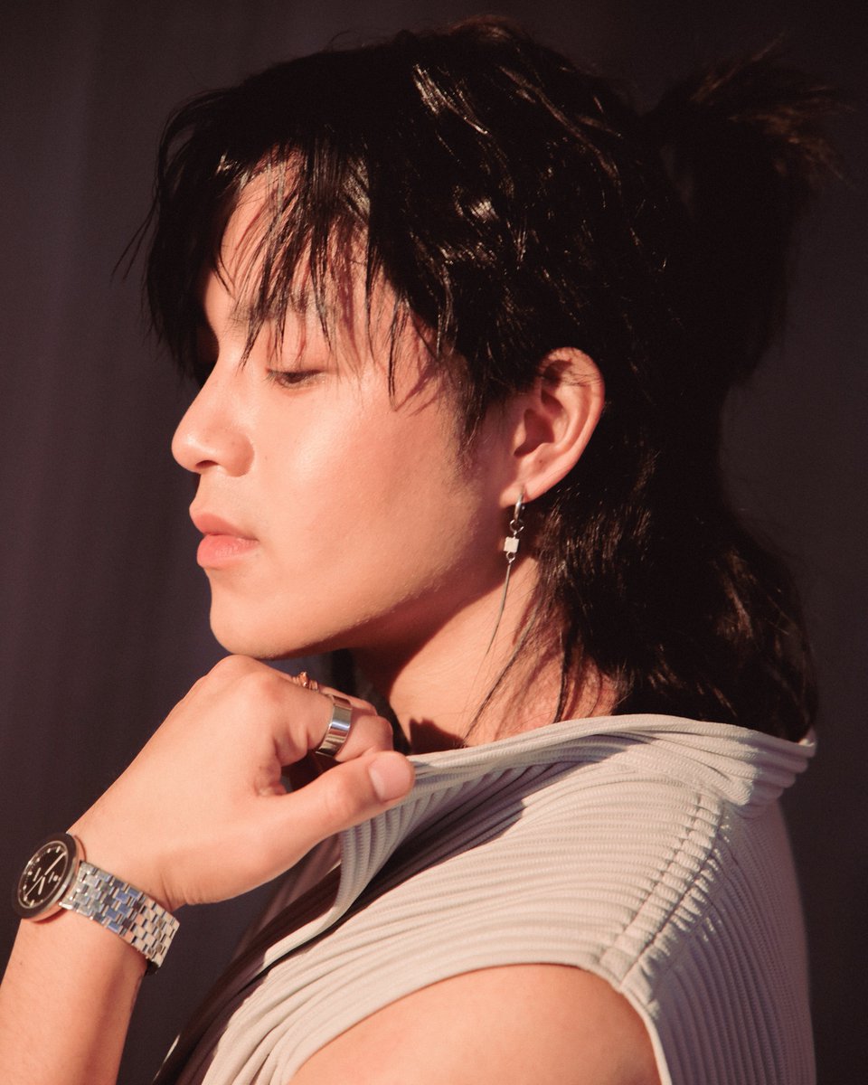 justjairoc_'s tweet photo. THE HAIR. THE SIDE PROFILE. THE VISUALS. HELLO??? AMPOGI SO MUCH.

LAMOBA CONCEPT PHOTO 2
#VXON_lamoba #VXON https://t.co/HyVMPVnzhV