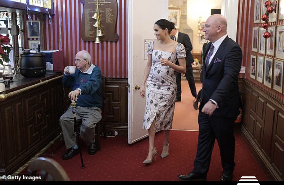jozzzaphen's tweet photo. oh he died #RipRichardOSullivan “Robins nest” was a uk comedy in the 1980’s abit controversial, but it’s all good. He met #MeghanSussex when she was pregnant with #PrinceArchie “Man about the house” https://t.co/u7IORmowjs