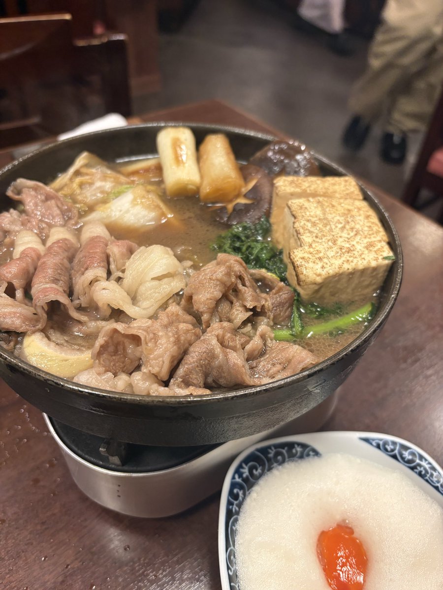 minowaitachi's tweet photo. こんばんは！くりです🌰
この前浅草ですき焼きを食べましたŧ‹”ŧ‹”( ‘ч’ )ŧ‹”ŧ‹”
美味しかった🤤
最＆高🫶

週末待ってます🥺
一緒に飲みたぃ(´・ω・｀)

#三ノ輪　#いたち倶楽部　#南千住　#ガールズバー　#上野 https://t.co/D8iw5Z5u4R