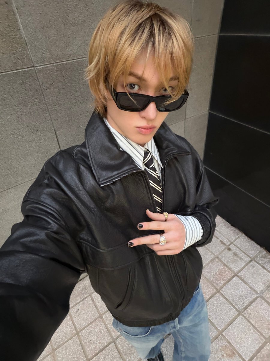 thichmauxanh257's tweet photo. Watching MARTIN EDWARDS perform is mesmerizing, with MASTERTIN talent shining through every ROCKSTAR moment.
MARTIN ROCKED THE CROWD
#MARTINSonicBoom
 #PYPD_IN_JAPAN
 #MARTIN #마틴 https://t.co/8nZkQpuQpd