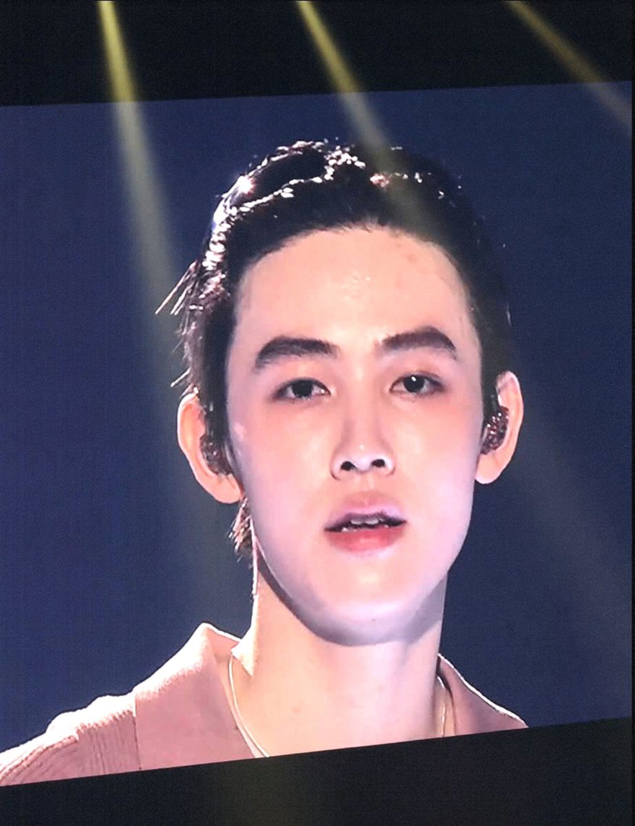 prettyyhyeon's tweet photo. oh god he's unreal... https://t.co/QF2bSc4gu7
