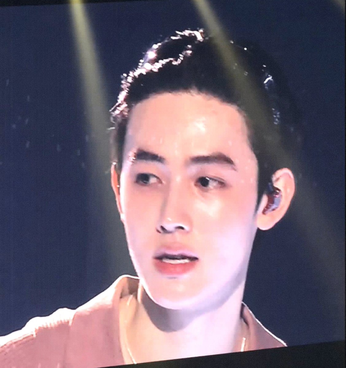 prettyyhyeon's tweet photo. oh god he's unreal... https://t.co/QF2bSc4gu7