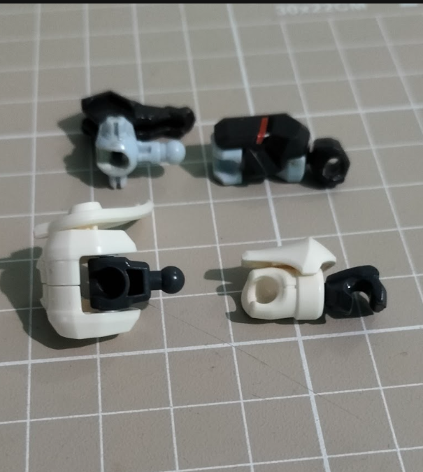 casCard1's tweet photo. Good News!
Apparently, this series got a ball joint that's fits snugly into Animagear's ball joints!
While the regular figures does not have a lot of connection points, there are also weapon carts or chariots that composed many connector joints
#KEEPLEY #奇妙积木 #银河封神记 https://t.co/UBAXPmnWjl