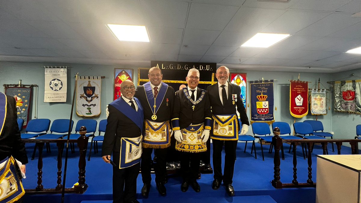 GranLogiaEspana's tweet photo. El pasado 2 de septiembre tuvo lugar, en la sede de la @GranLogiaMadrid la instalación del R.G.M. Provincial de Madrid, Óscar Rodríguez Luna. A la ceremonia asistieron oficiales de la #GLE, Provinciales y Hermanos. https://t.co/miOQWhJv8N