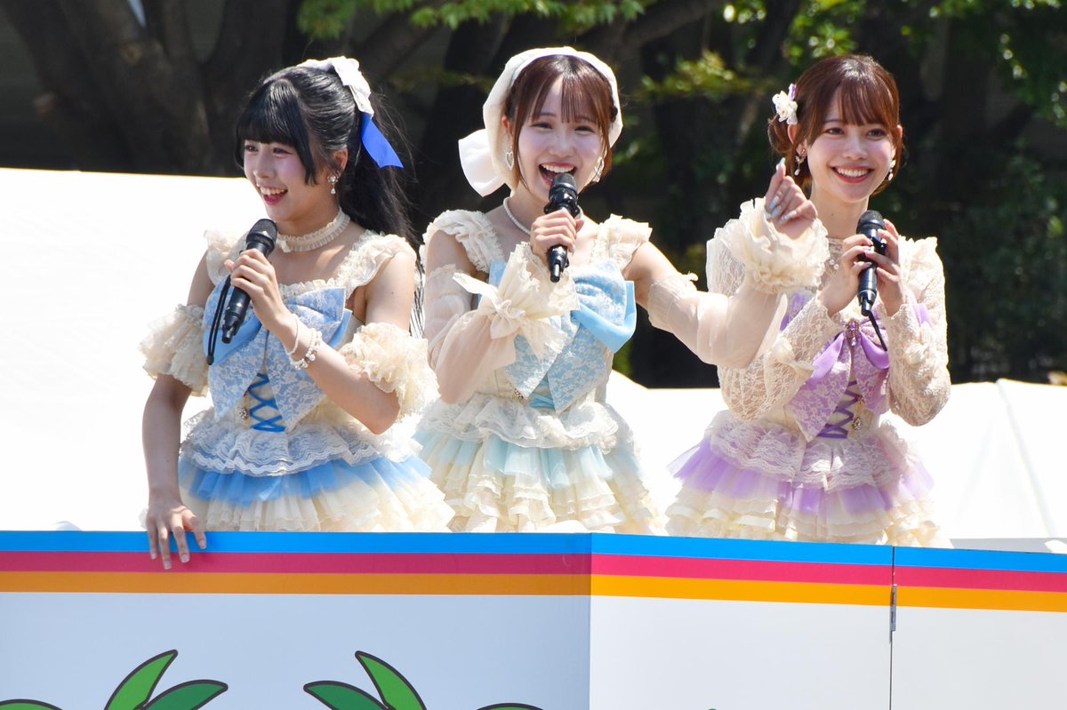 scketto1's tweet photo. 【再掲載】

ラフ×ラフ公式YouTubeにて「#TIF2026 密着動画（後半戦）」が公開されました🎥✨

https://t.co/D4hJxygiEo

ライブにトークに大活躍だった彼女たちの密着取材記事＆インタビューをあわせてチェック！👀

【TIF2026リポート第６弾】
ライブにトークに大活躍のラフ×ラフに密着！佐々木楓菜・永松波留・藤崎未来インタビューあり（写真28枚）

https://t.co/4NqVGa6h6E

藤崎未来（@_mikufujisaki_）
佐々木楓菜（@sasaki_fuuna）
永松波留（@nagamatsu_haru）

#ラフラフ #TIF2026