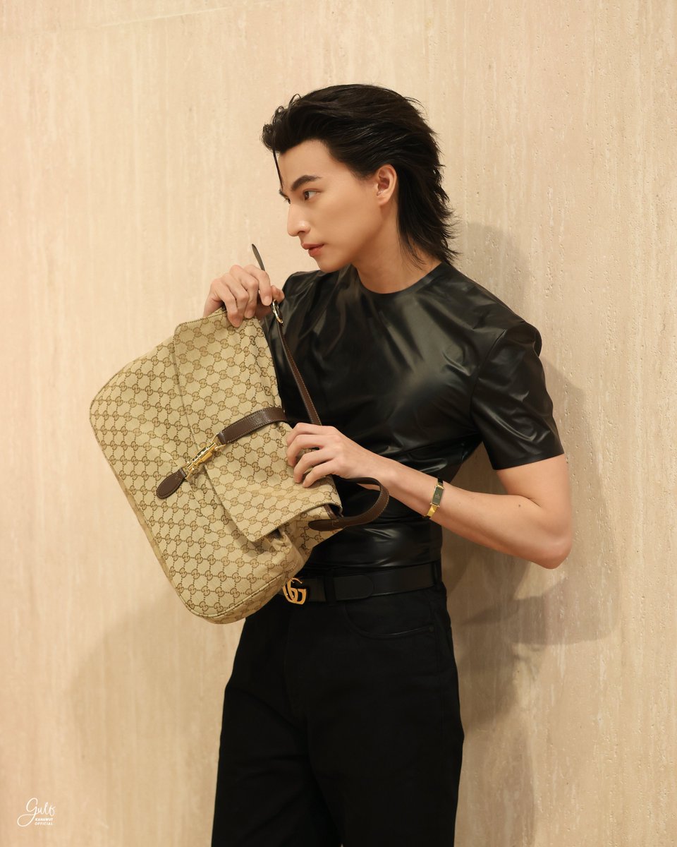 Gulfkanawutofc's tweet photo. ความเท่ระดับตัวท็อป 😆

BA​ GULF​ GUCCI​ PRIMAVERA​
#GucciPrimaveraxGulf
#GucciPrimavera https://t.co/4moZrnEMVz